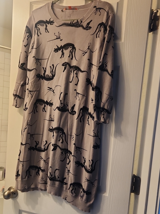 Modcloth Dresses & Skirts - ModCloth Light Gray Long-Sleeve Dino Print Dress